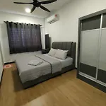 The Valley Homestay Setia Alam